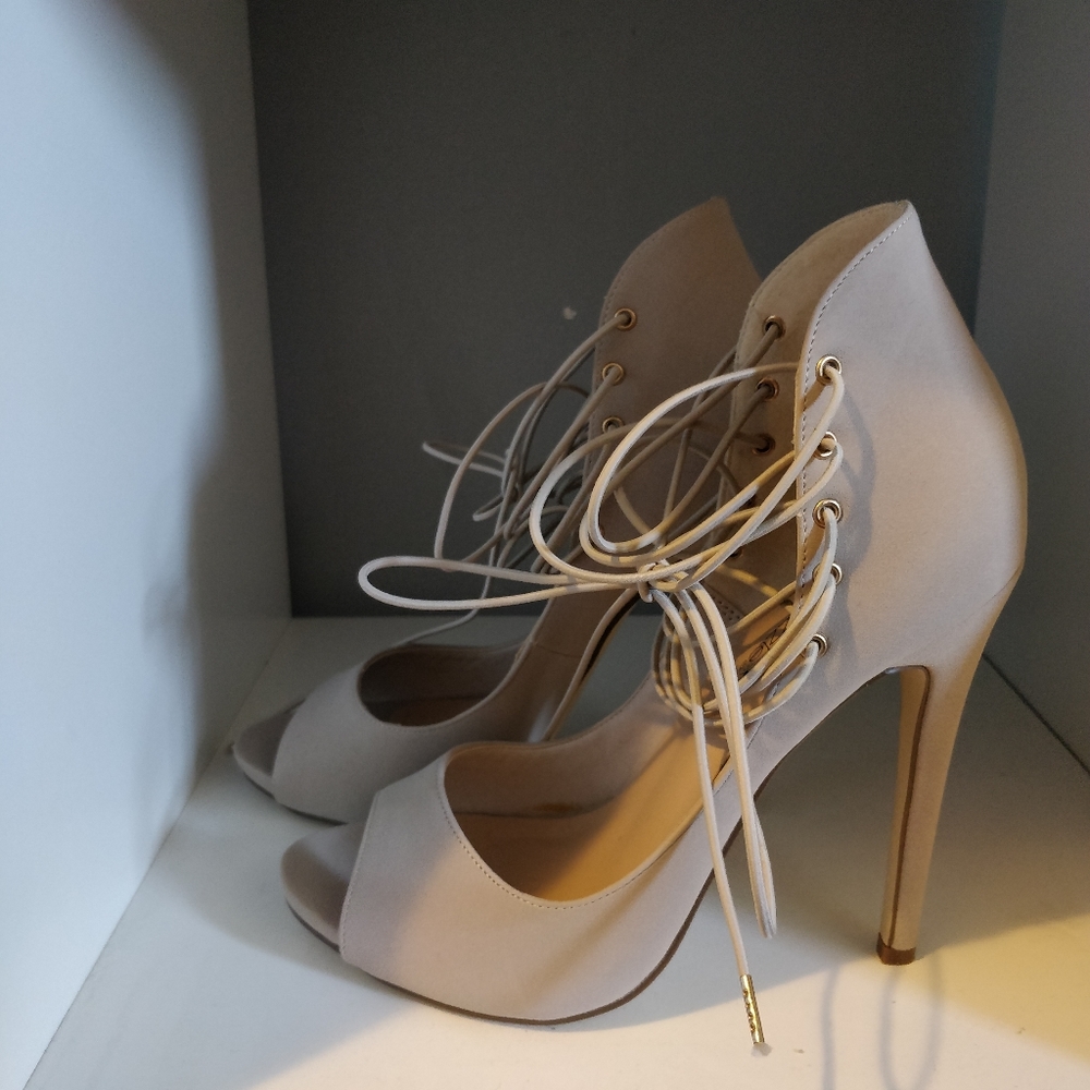 Shoe dazzle heels